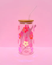 Load image into Gallery viewer, Holo Pink Retro Daisy Glass Cup
